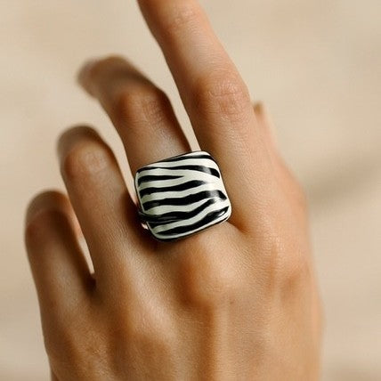 Zebra Ring
